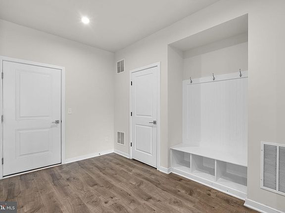 3rd image of 2604 Loganberry Dr