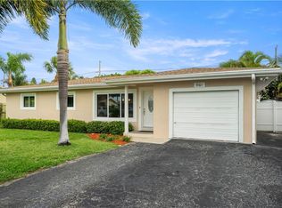 7101 S Shore Dr S, South Pasadena, FL 33707