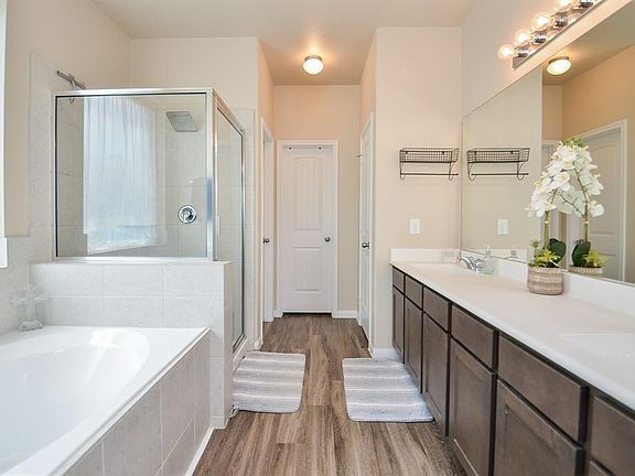 2nd image of 24907 Puccini Pl
