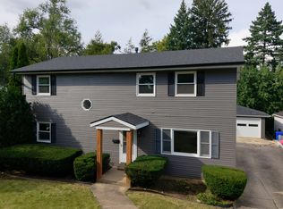 829 E Evergreen St, Wheaton, IL 60187