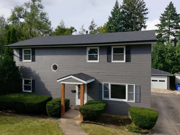 829 E Evergreen St, Wheaton, IL 60187