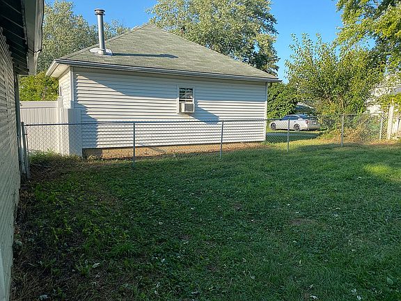4th image of 536 Girard Ave