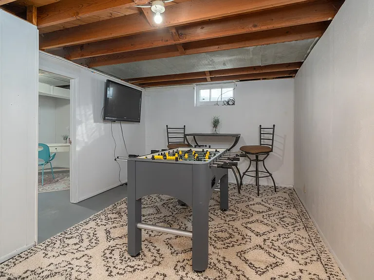 1219 S Glendale Ave — Photo 14