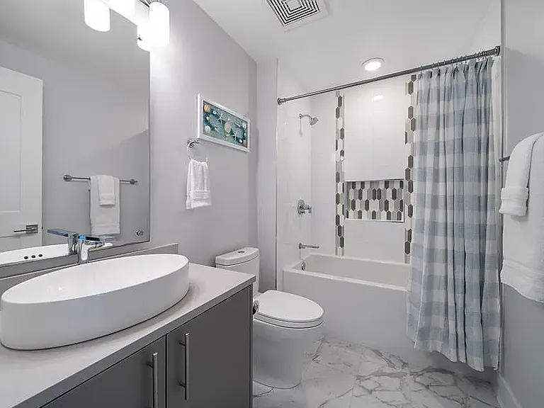 15 Avalon St #704 — Photo 33