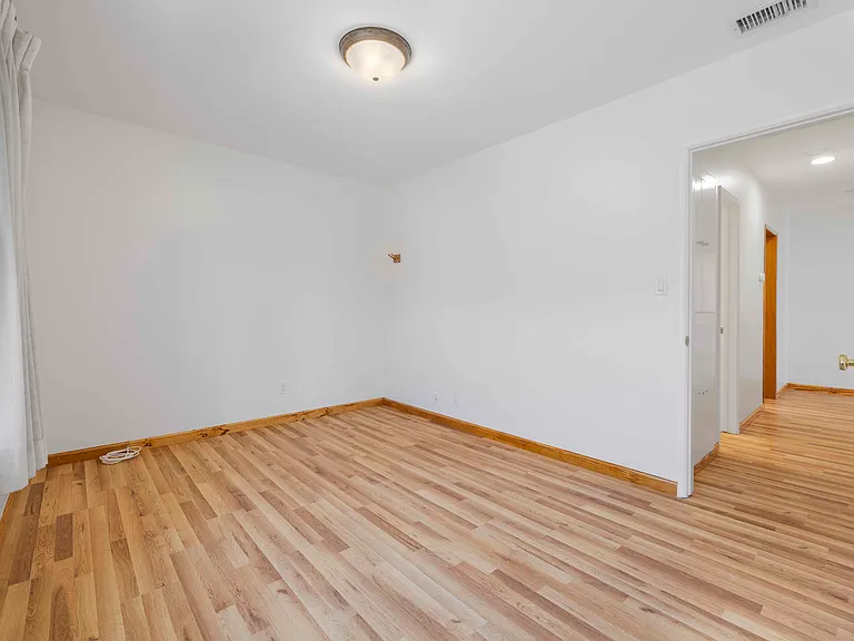 22826 Marjorie Ave — Photo 36