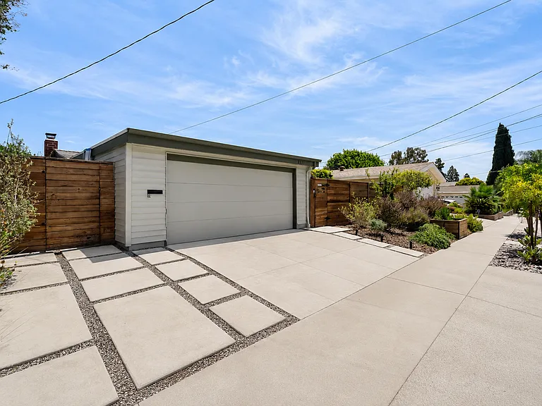 2771 Marathon Dr — Photo 3