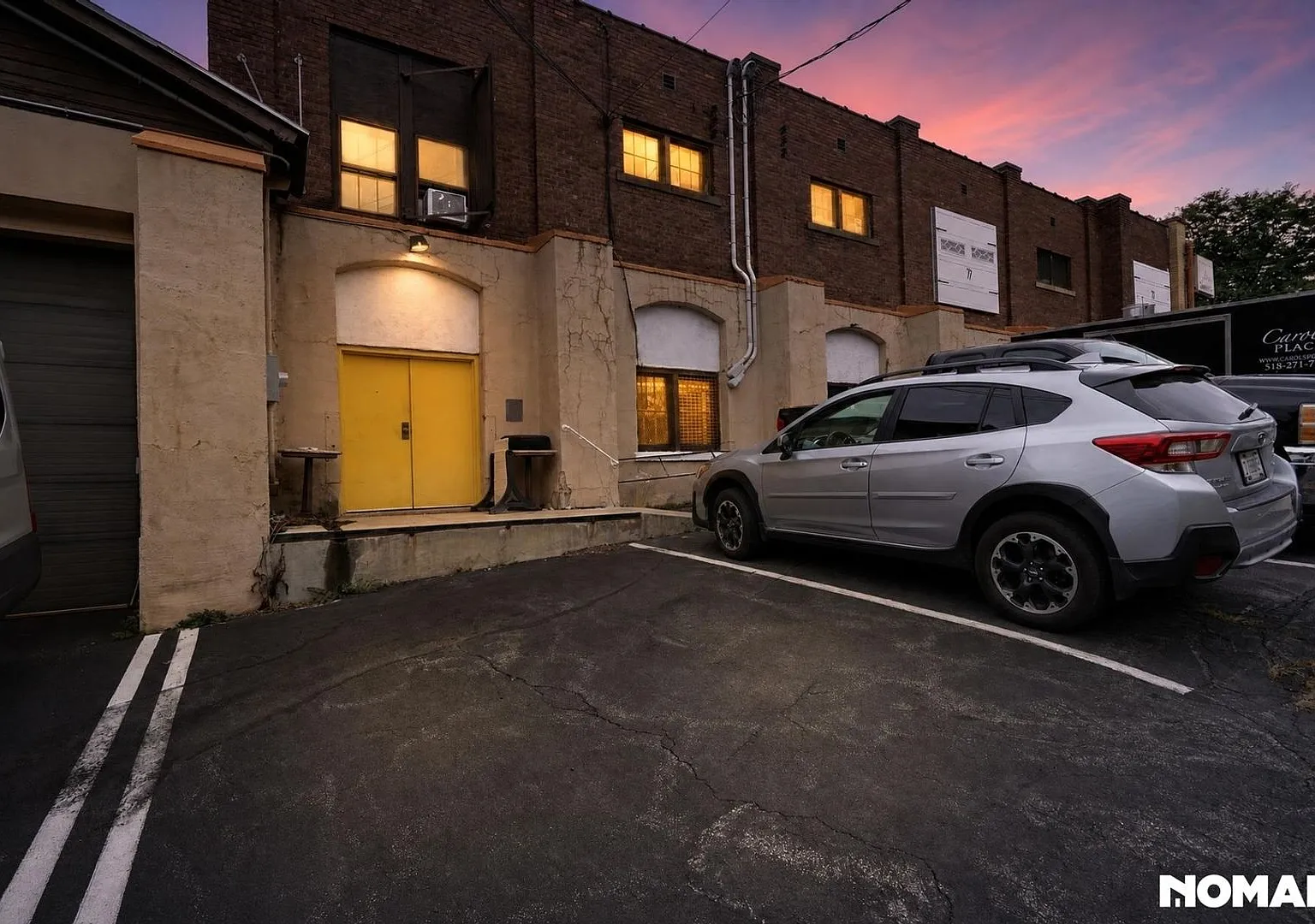 Large updated flat on Pawling Ave — Photo 4