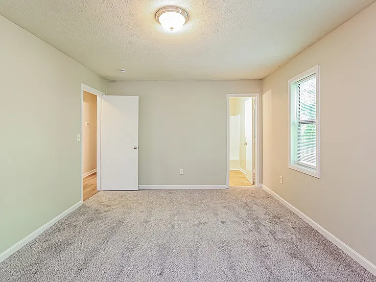3237 Carmel Dr — Photo 11