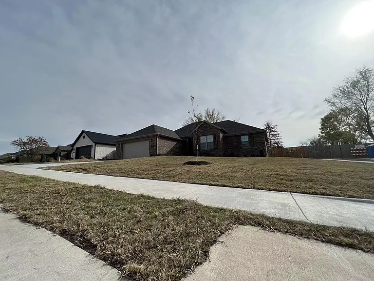 1573 N Dawes St — Photo 20