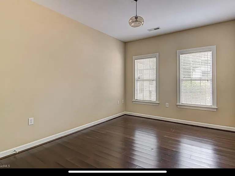 108 Sunset Cir #104 — Photo 8