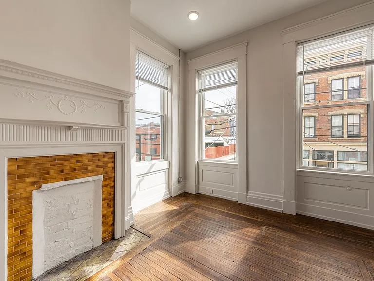 1007 Dayton St — Photo 13