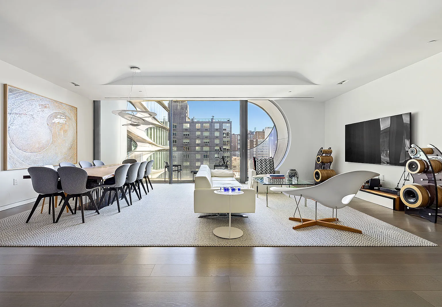 520 West 28th Street — Photo 1