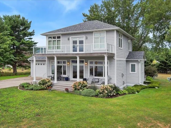 32297 Lakeview Dr, Lake City, MN 55041
