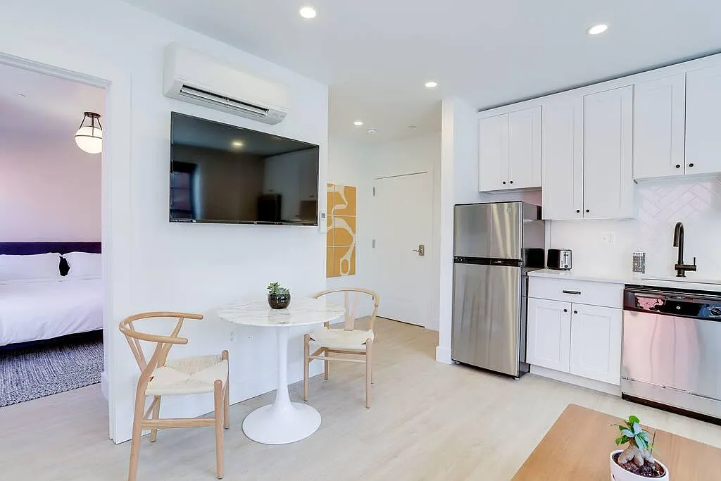 1 bed, 650 sqft, $3,750 — Photo 2