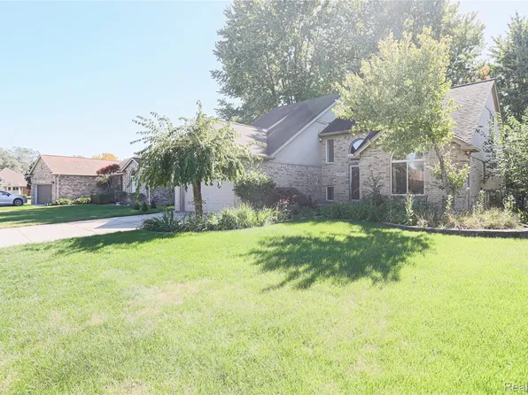 49205 Monte Rd, Chesterfield, MI 48047
