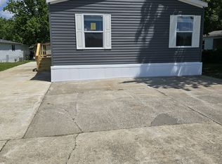 1901 Royal Mine Rd, Belleville, IL 62226