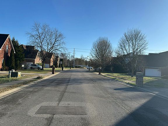 4th image of 2613 Maylon Dr