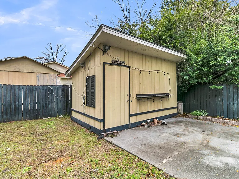 1195 King St — Photo 42