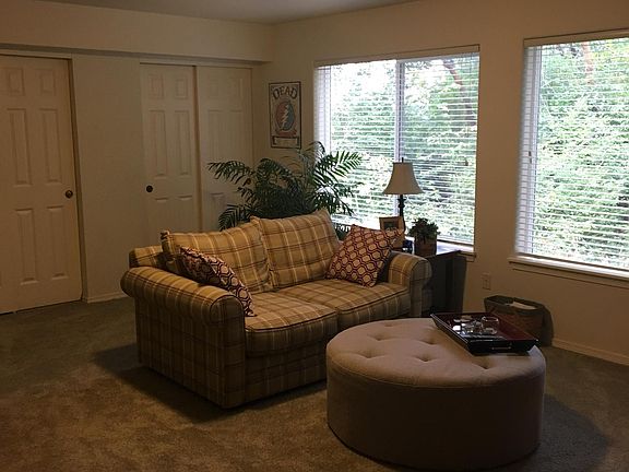Great room
Downstairs.
