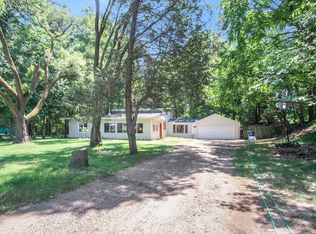 17684 Robbins Rd, Grand Haven, MI 49417