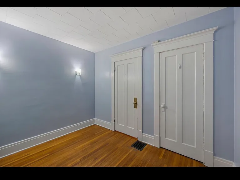 122 Stratford Rd — Photo 7