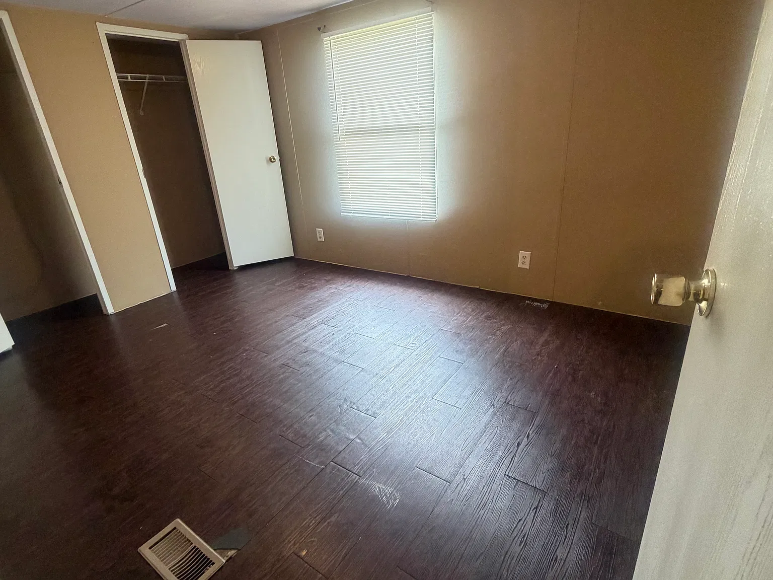 3 bed, 1140 sqft, $1,250 — Photo 3