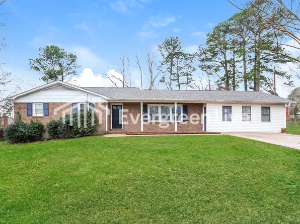 108 Woodmont Dr, Boiling Springs, SC 29316