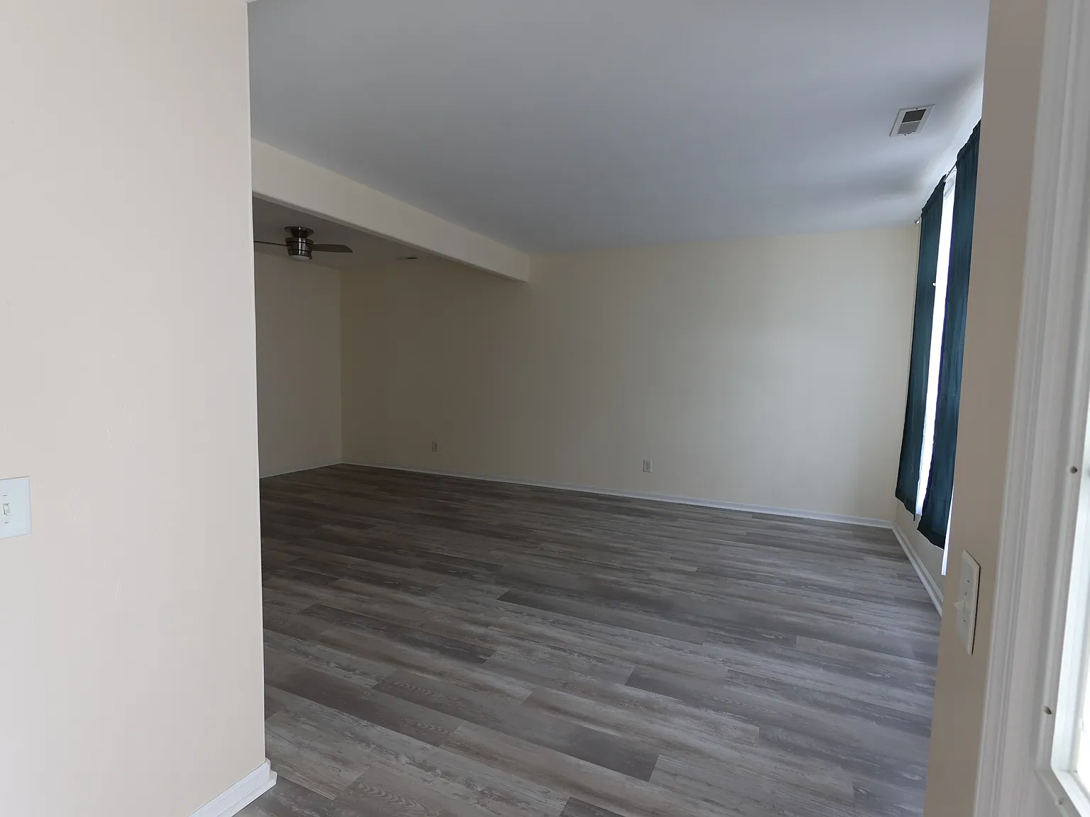 3 bed, 2.5 bath, 2343 sqft, $2,900 — Photo 2