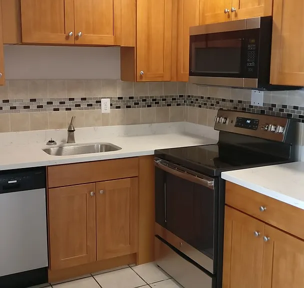3304 Nassau St — Photo 7