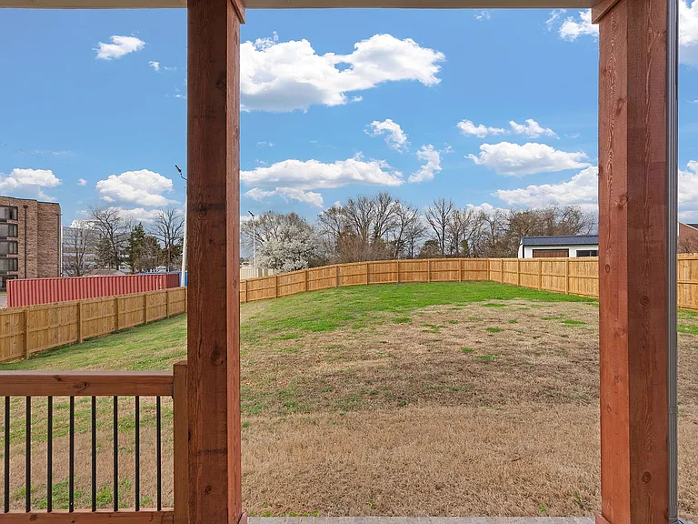 135 Max Lane Dr — Photo 4