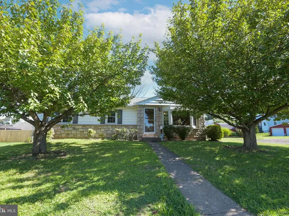 215 School Ln, Telford, PA 18969