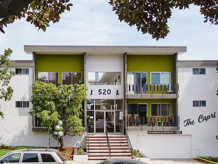 520 E Magnolia Blvd — Photo 8