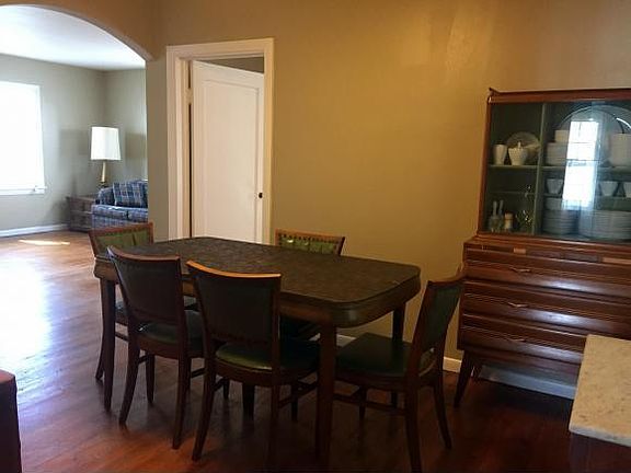 5th image of 376 Conklin Ave