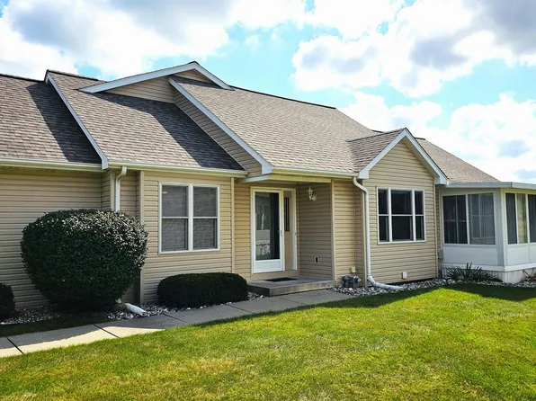 7047 Rosewood Dr, Flushing, MI 48433