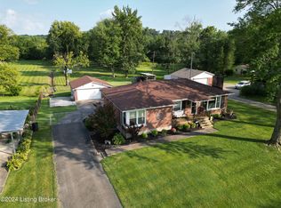9909 Silverwood Ln, Louisville, KY 40272