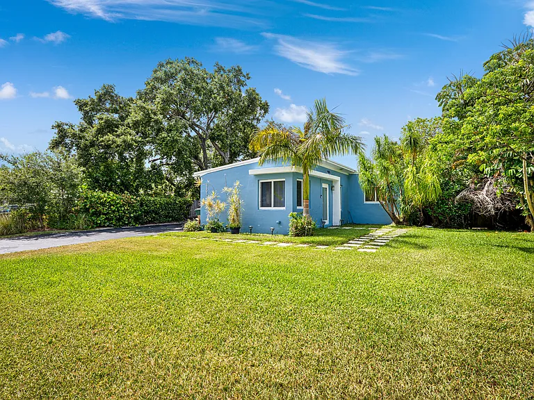 3305 SW 15th St — Photo 3