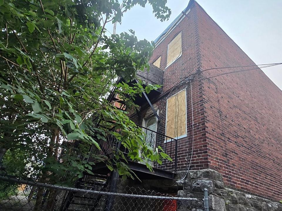 2nd image of 215 S Farragut St