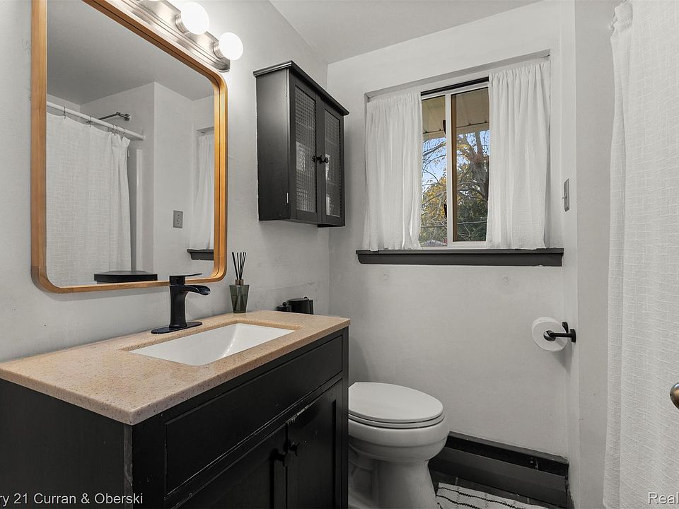 4580 Chadsworth St, photo 24