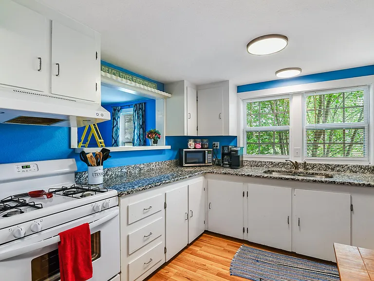 822 N Ann St — Photo 7