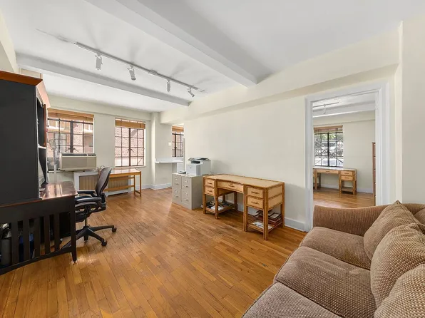 333 E 43rd St APT 114, New York, NY 10017