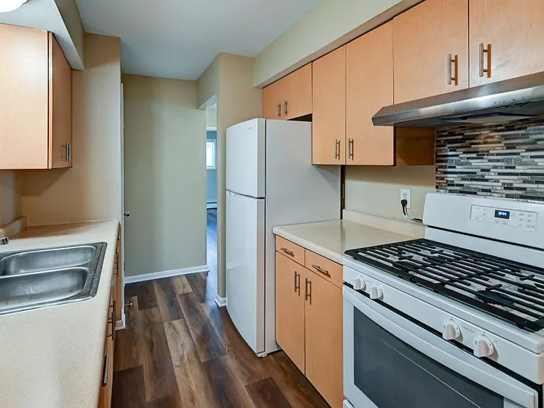 112 W Klubertanz Dr #2 — Photo 13