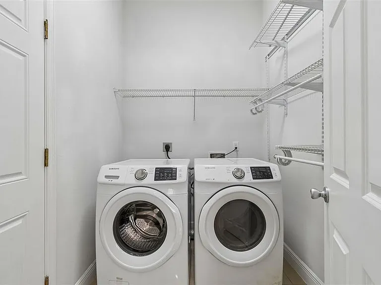 2311 W Aileen St — Photo 11