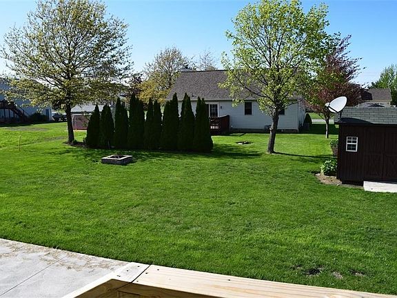 3rd image of 11162 Willow Dr