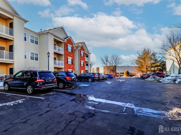 912 Del Negro Ct, South Plainfield, NJ 07080