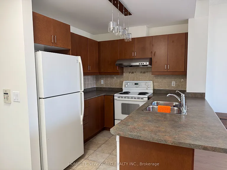 28 Byng Ave #1006 — Photo 10