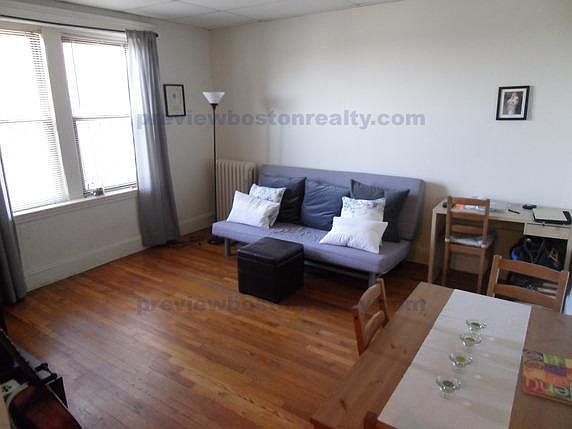 2nd image of 1444 Commonwealth Ave #Tfa23