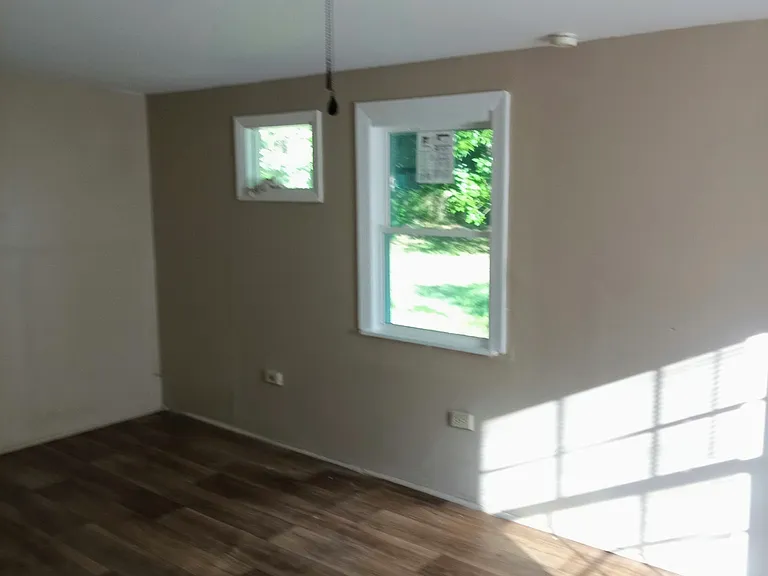 1153 Hodson Dr — Photo 5