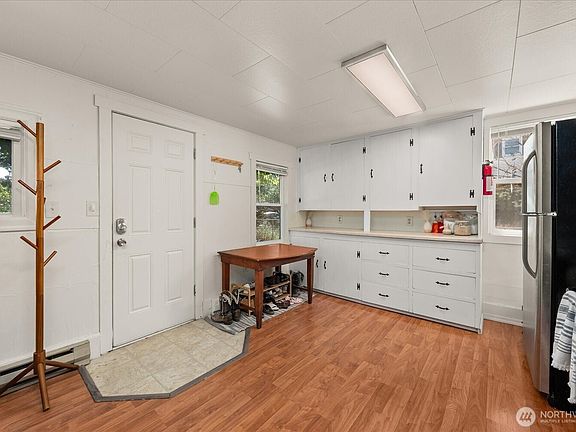2nd image of 1014 Washington Street
