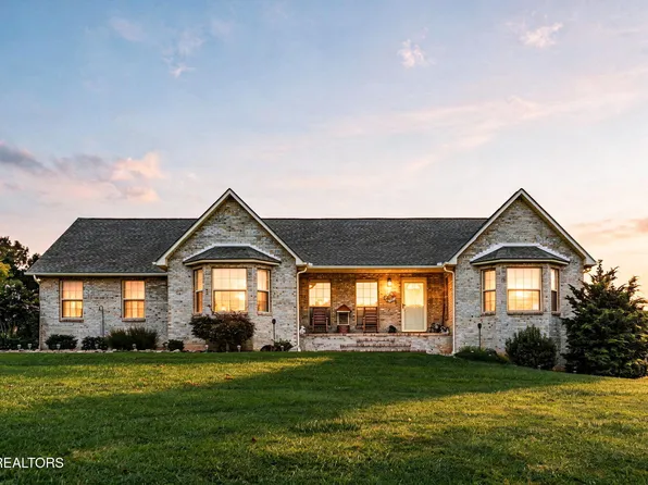 610 Dixon Farm Rd, Walland, TN 37886