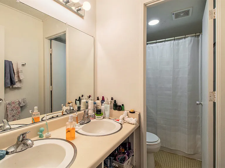 1327 Wilmot St #2 — Photo 5